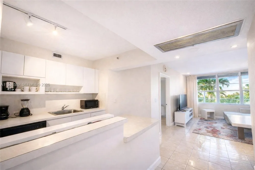 100 Lincoln Rd #415 Miami Beach, FL 33139
