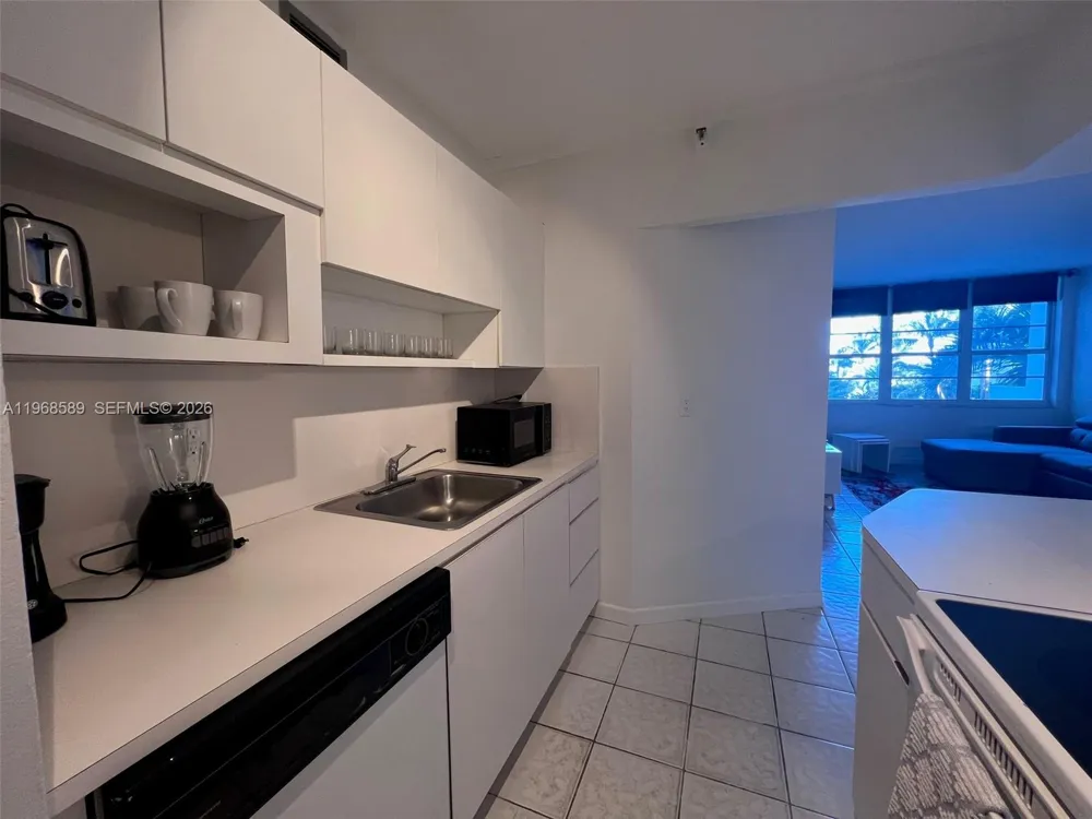 100 Lincoln Rd #415 Miami Beach, FL 33139