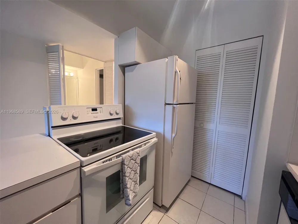 100 Lincoln Rd #415 Miami Beach, FL 33139