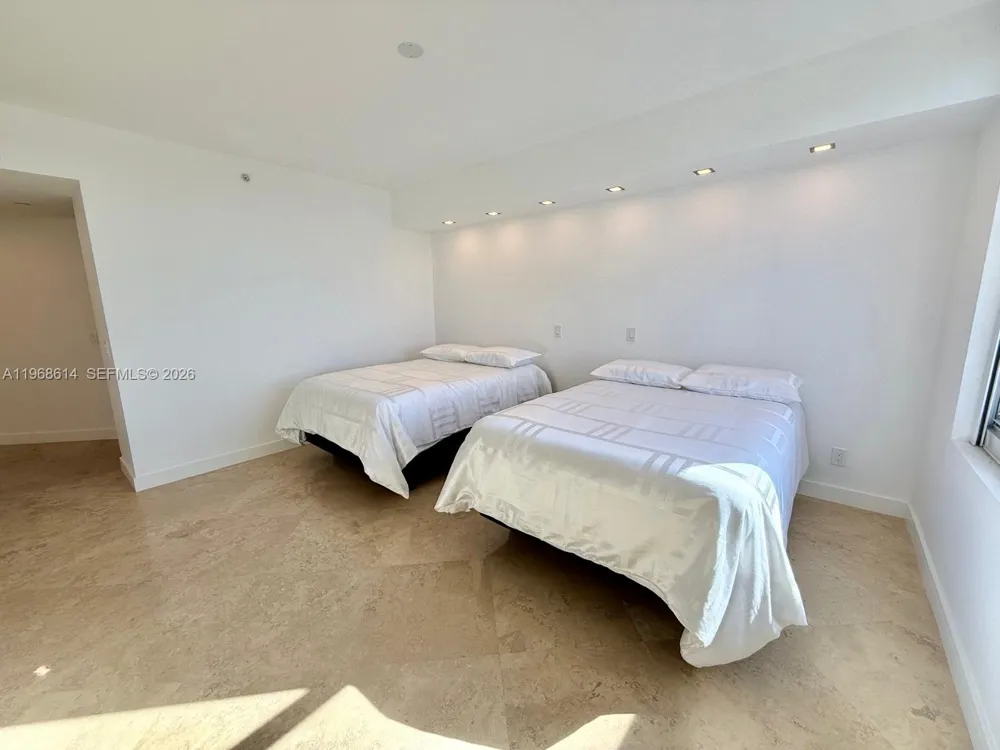 2100 Ocean Blvd #12D Fort Lauderdale, FL 33305