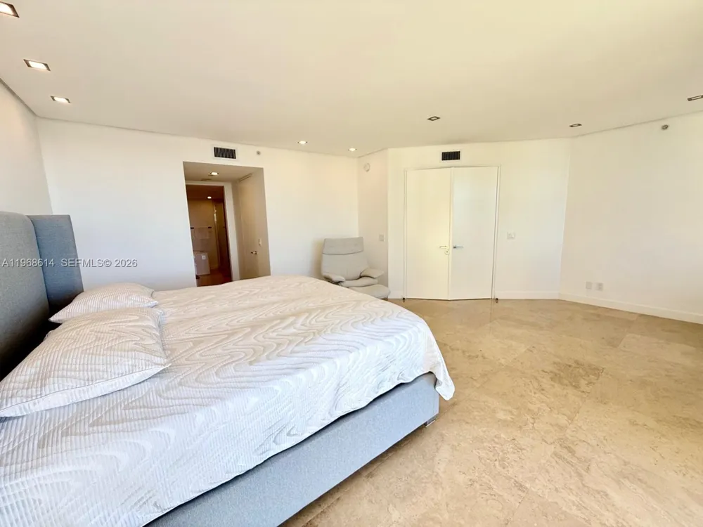2100 Ocean Blvd #12D Fort Lauderdale, FL 33305