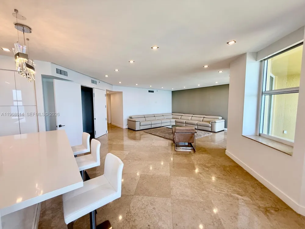 2100 Ocean Blvd #12D Fort Lauderdale, FL 33305