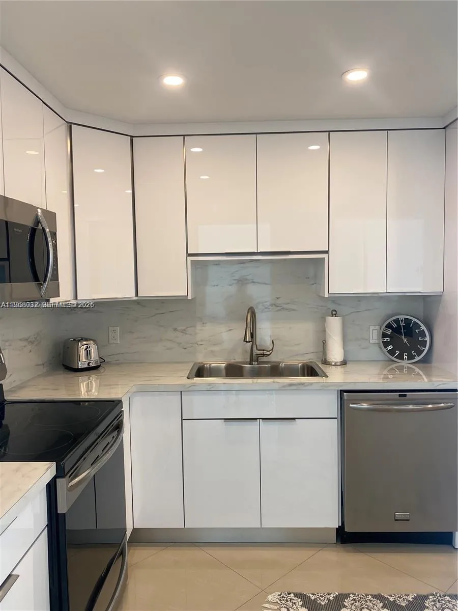 3801 S Ocean Dr #PH16S Hollywood, FL 33019