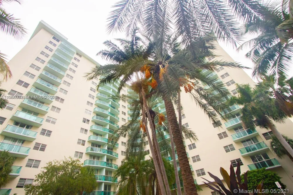 3801 S Ocean Dr #PH16S Hollywood, FL 33019