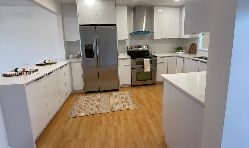 9481 Sunrise Lakes Blvd #302 Sunrise, FL 33322