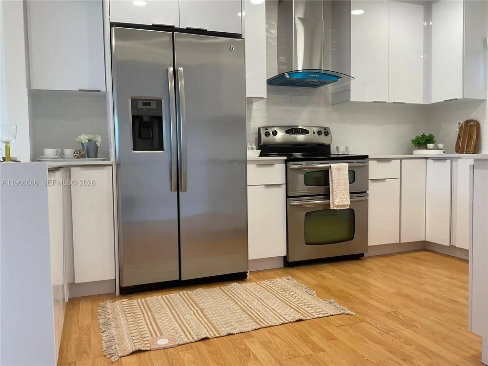 9481 Sunrise Lakes Blvd #302 Sunrise, FL 33322