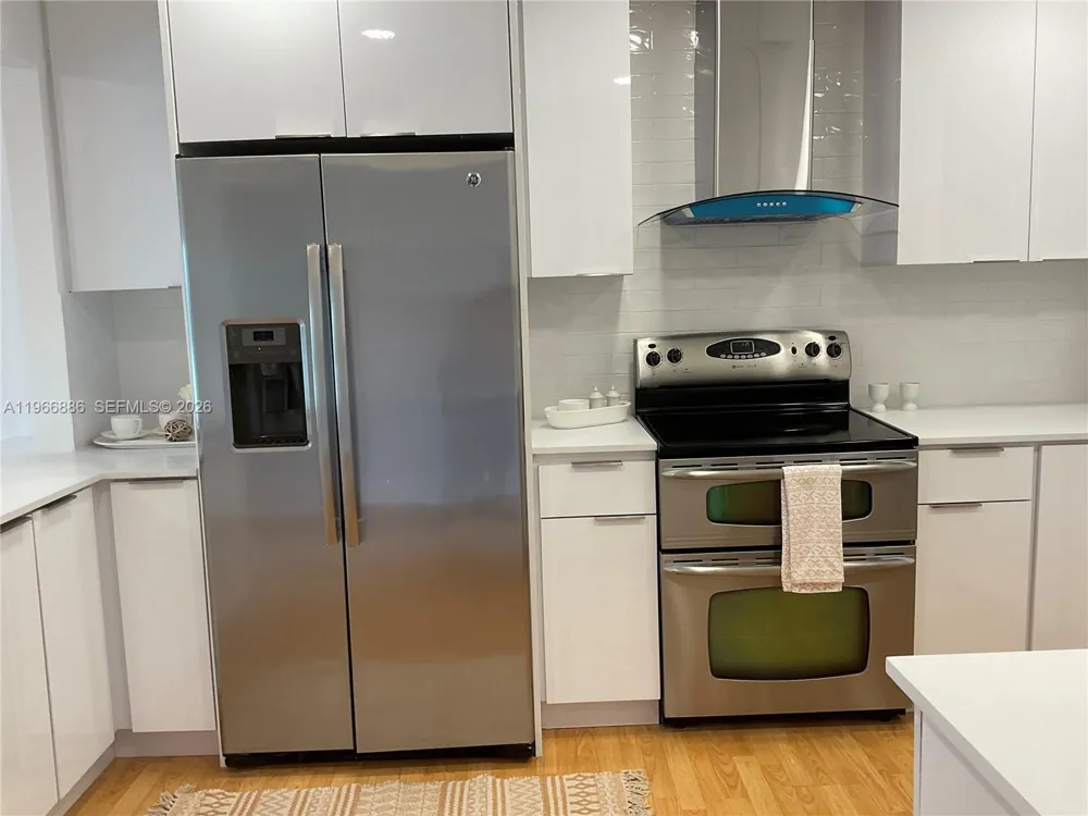 9481 Sunrise Lakes Blvd #302 Sunrise, FL 33322