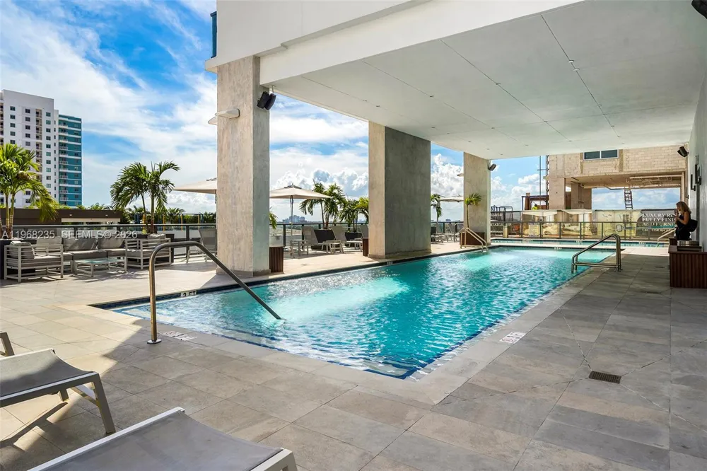229 SW 9th St #208 Miami, FL 33130
