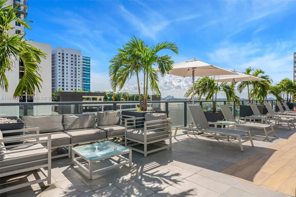 229 SW 9th St #208 Miami, FL 33130