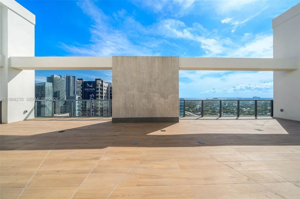 229 SW 9th St #208 Miami, FL 33130