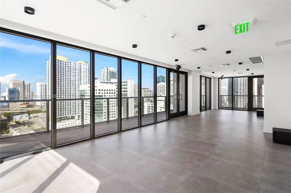229 SW 9th St #208 Miami, FL 33130
