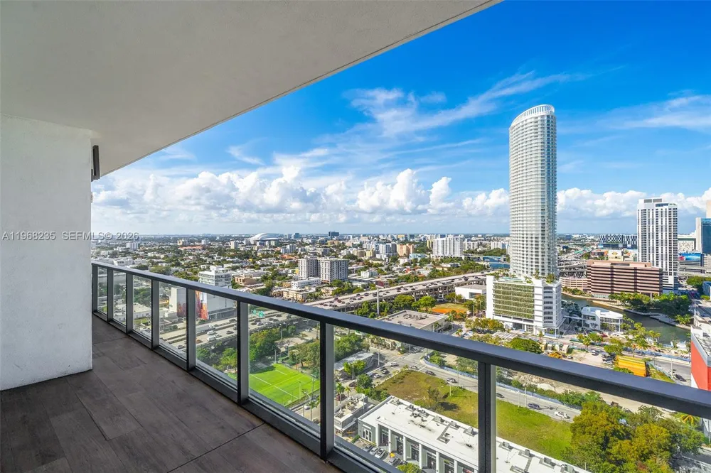 229 SW 9th St #208 Miami, FL 33130