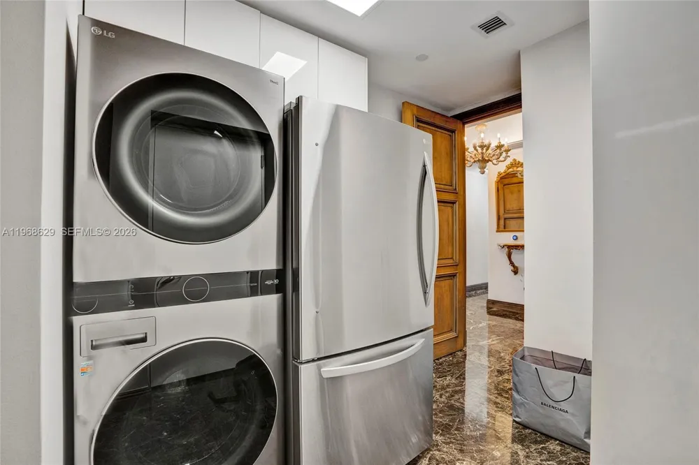 15901 Collins Ave #701 Sunny Isles Beach, FL 33160