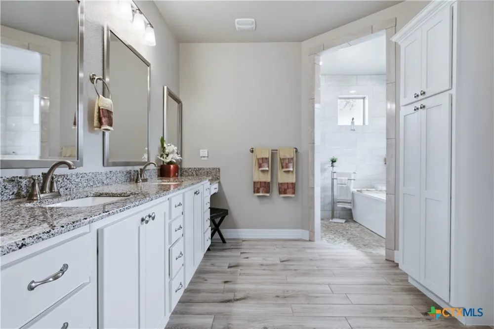 4090 Turning Leaf Drive Nolanville, TX 76559
