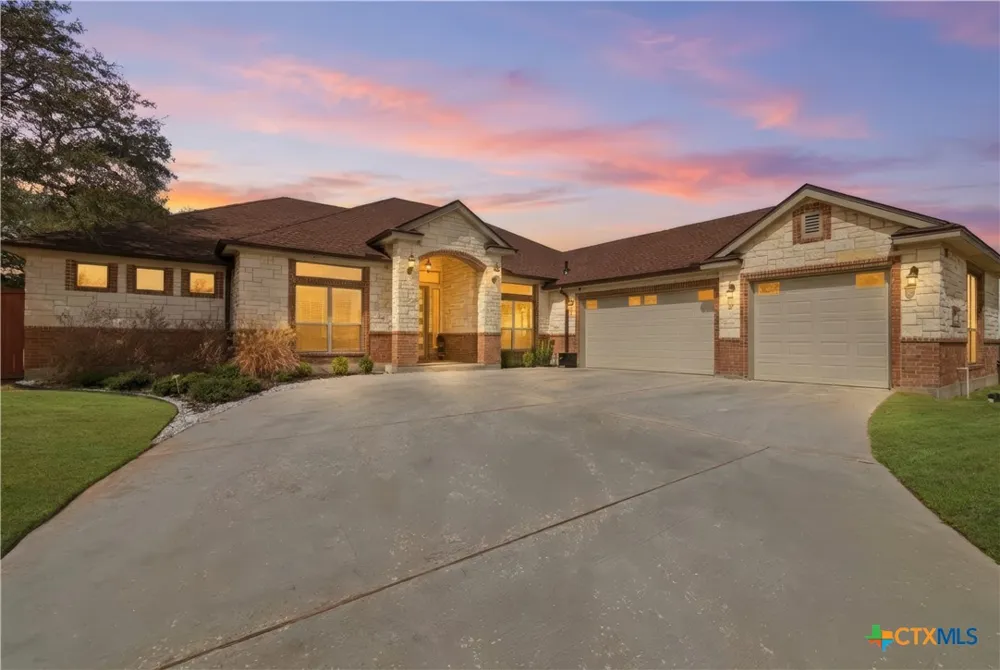 4090 Turning Leaf Drive Nolanville, TX 76559