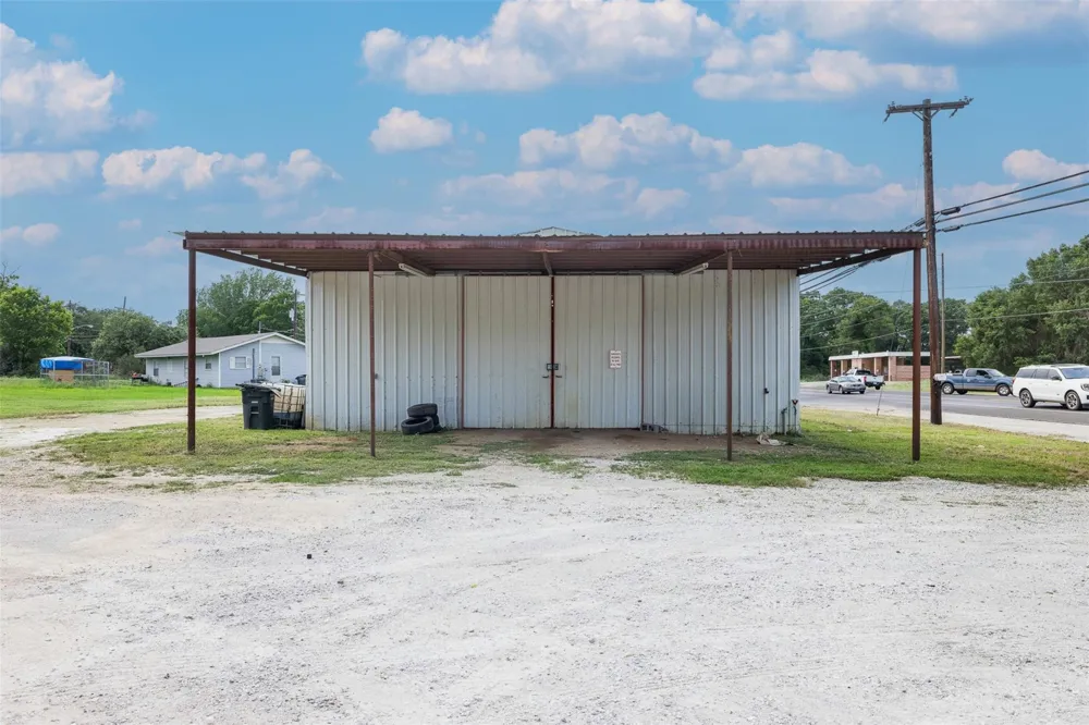 585 State Highway 36 Caldwell, TX 77836