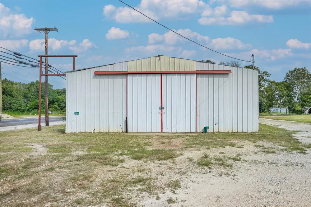 585 State Highway 36 Caldwell, TX 77836