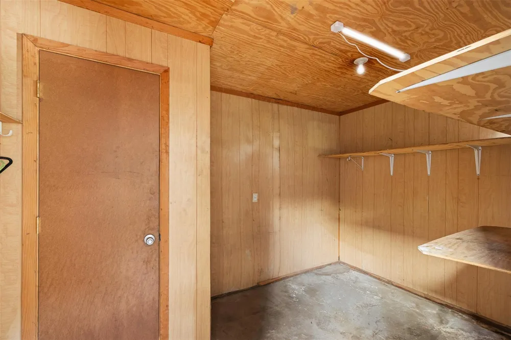 585 State Highway 36 Caldwell, TX 77836
