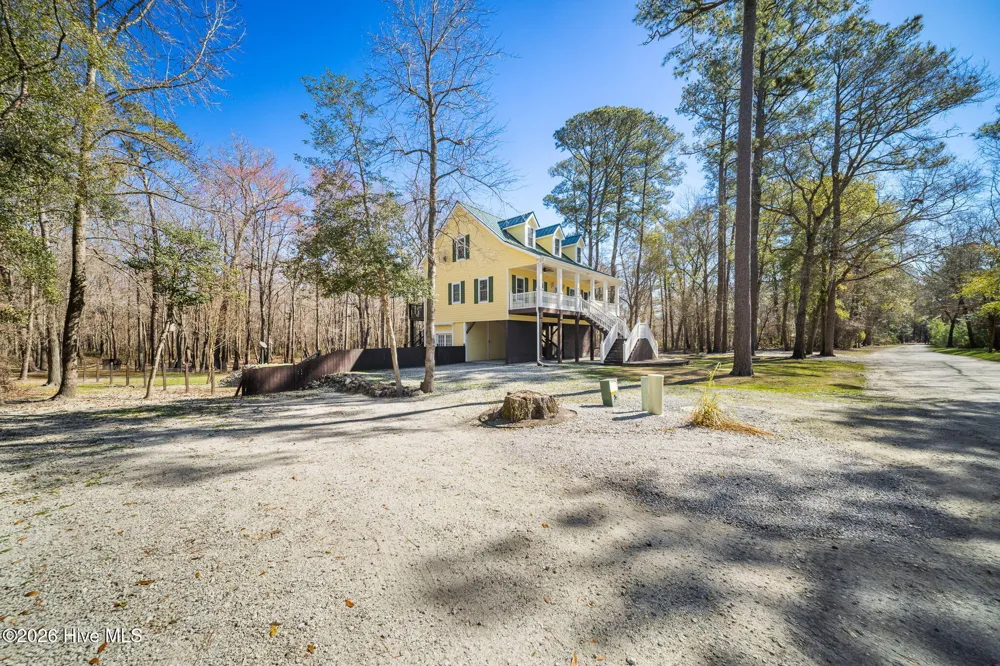 815 Riverview Drive Burgaw, NC 28425