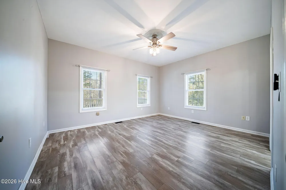 815 Riverview Drive Burgaw, NC 28425
