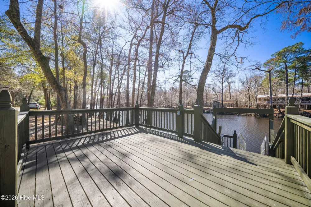 815 Riverview Drive Burgaw, NC 28425