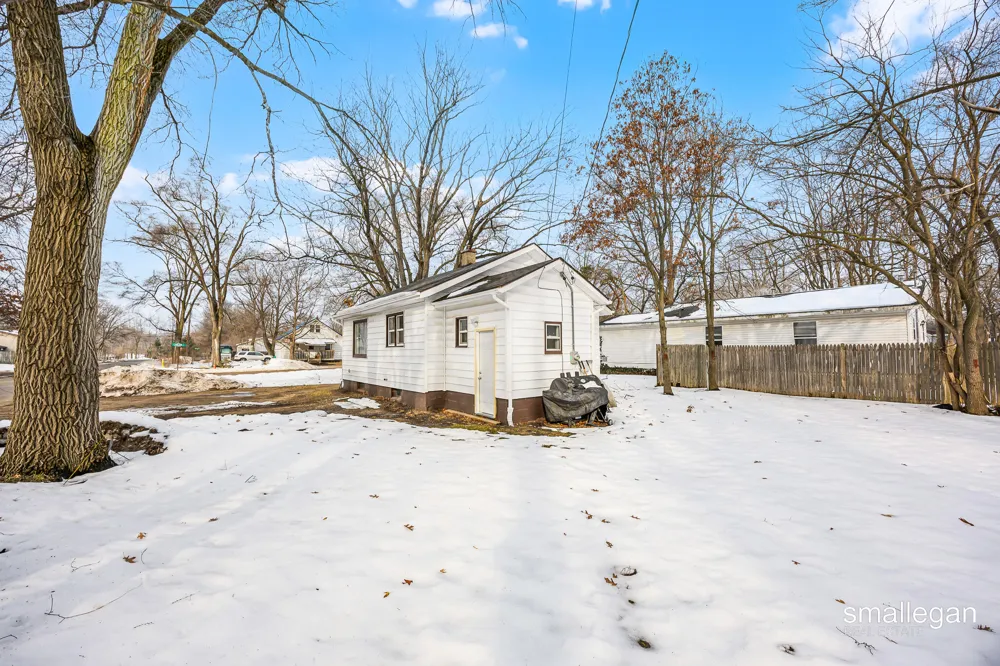 1584 Carlton Street Muskegon Charter Township, MI 49442