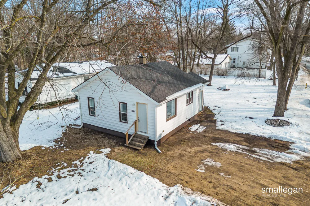 1584 Carlton Street Muskegon Charter Township, MI 49442
