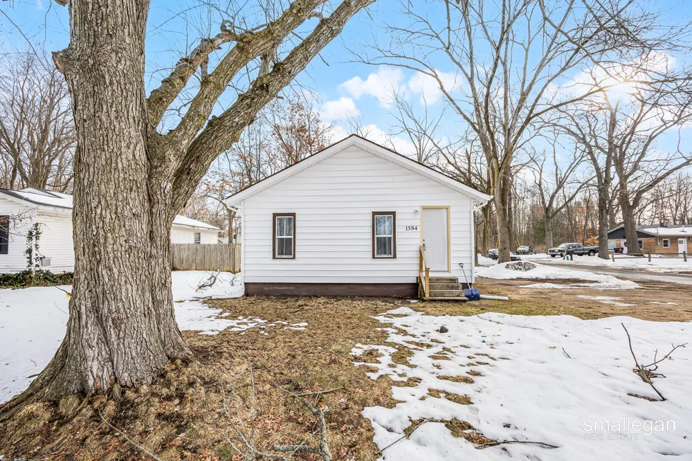 1584 Carlton Street Muskegon Charter Township, MI 49442