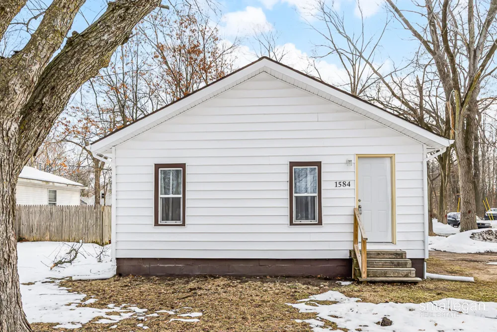 1584 Carlton Street Muskegon Charter Township, MI 49442