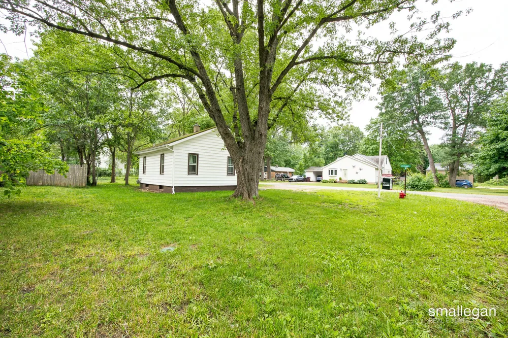 1584 Carlton Street Muskegon Charter Township, MI 49442