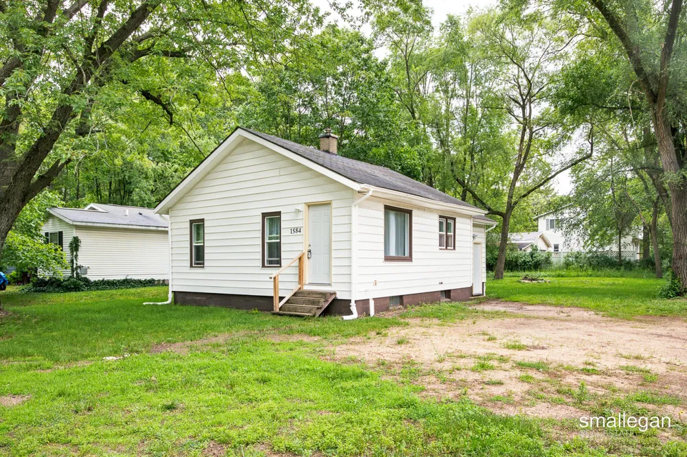 1584 Carlton Street Muskegon Charter Township, MI 49442