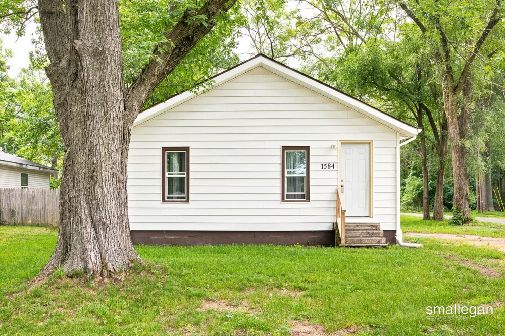 1584 Carlton Street Muskegon Charter Township, MI 49442
