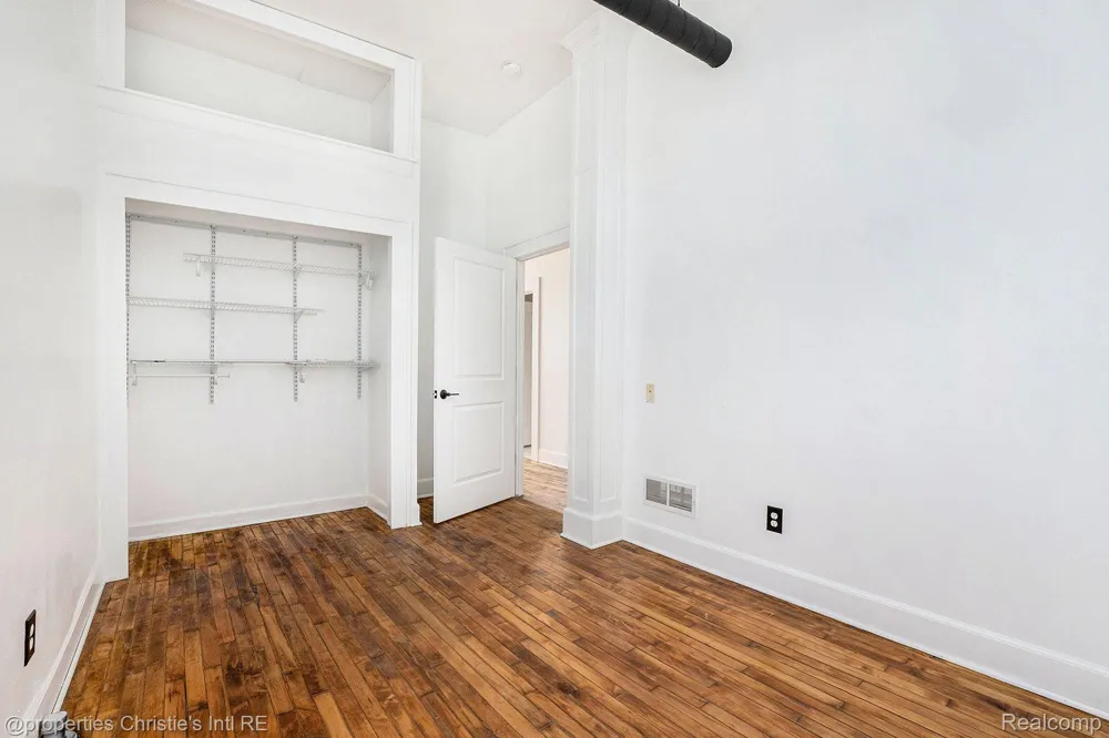 8820 JOSEPH CAMPAU STREET #3 Hamtramck City, MI 48212
