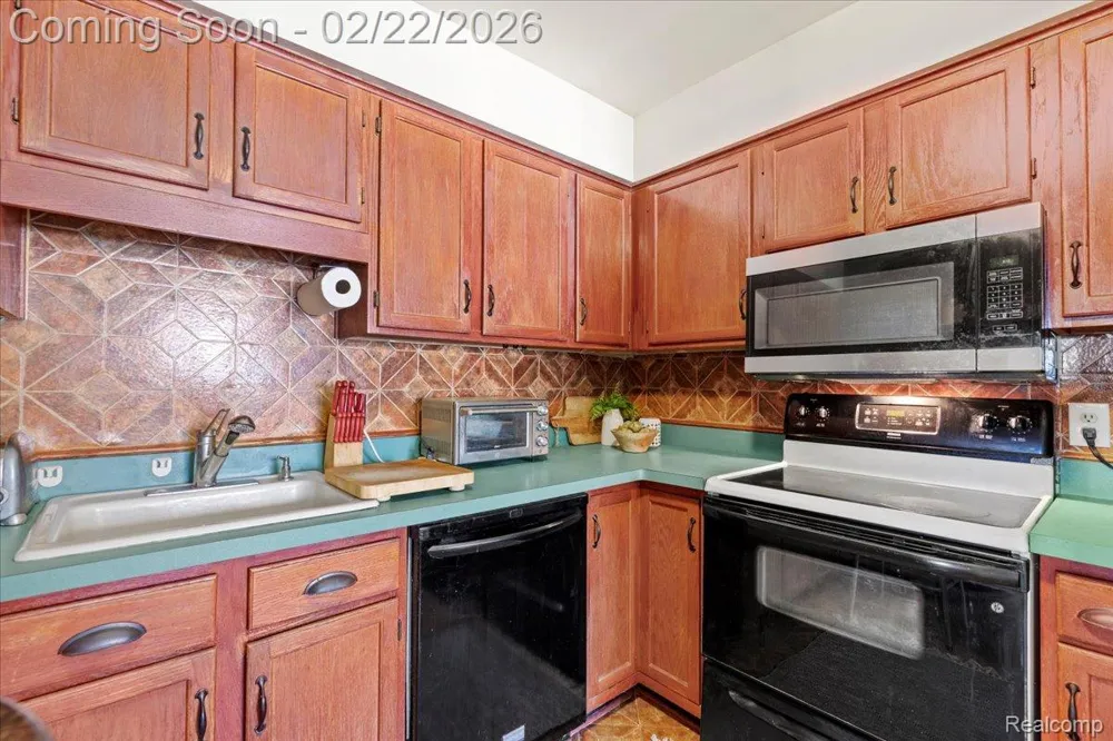 440 BALDWIN AVENUE #63 Rochester City, MI 48307