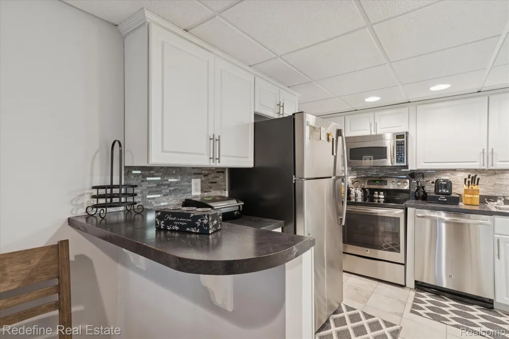 50340 Helfer Boulevard Wixom City, MI 48393