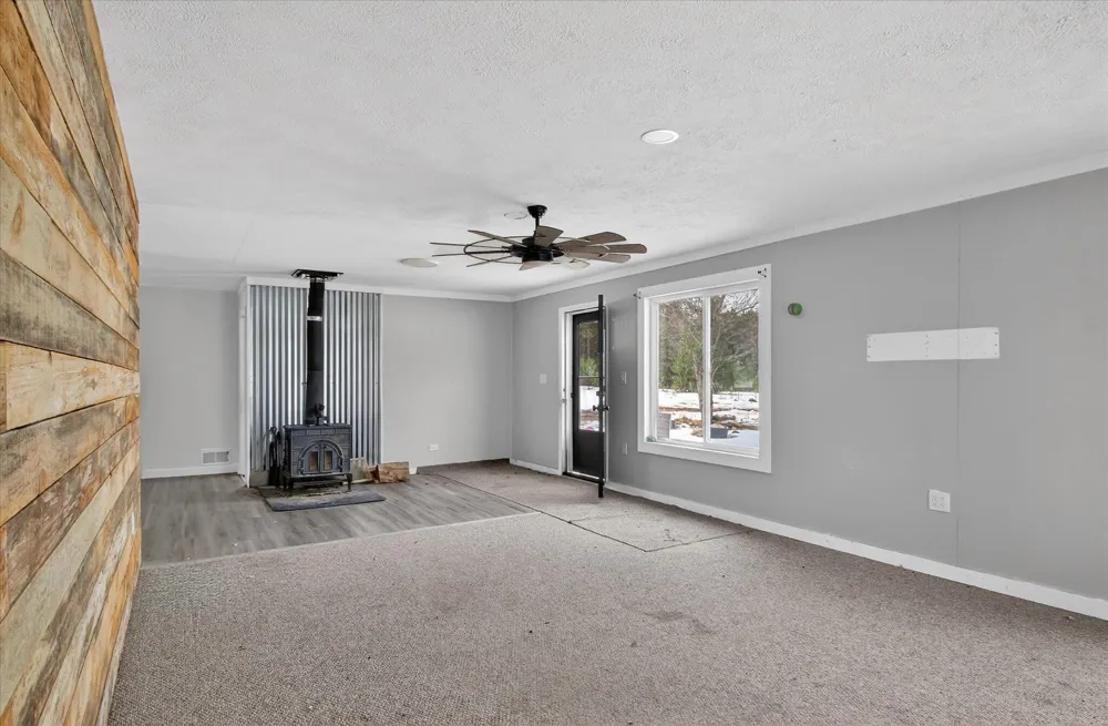 13501 Pioneer Le Roy Township, MI 49655