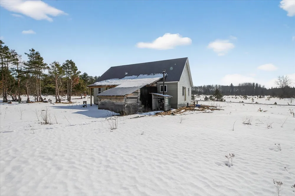 13501 Pioneer Le Roy Township, MI 49655