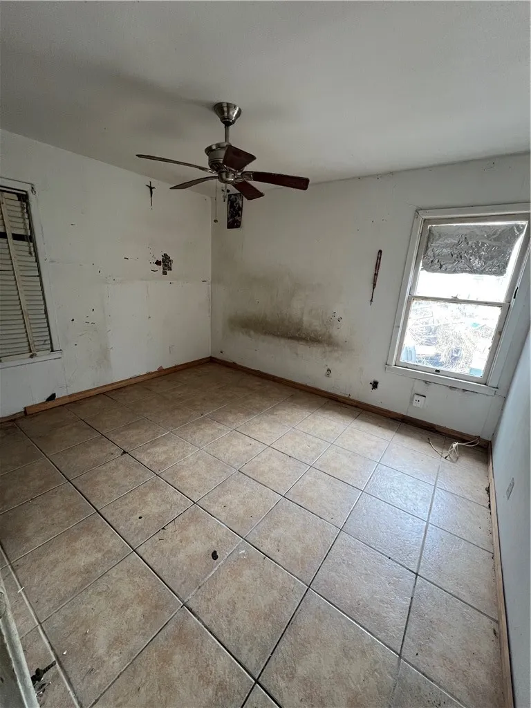 909 Highland Avenue Alice, TX 78332