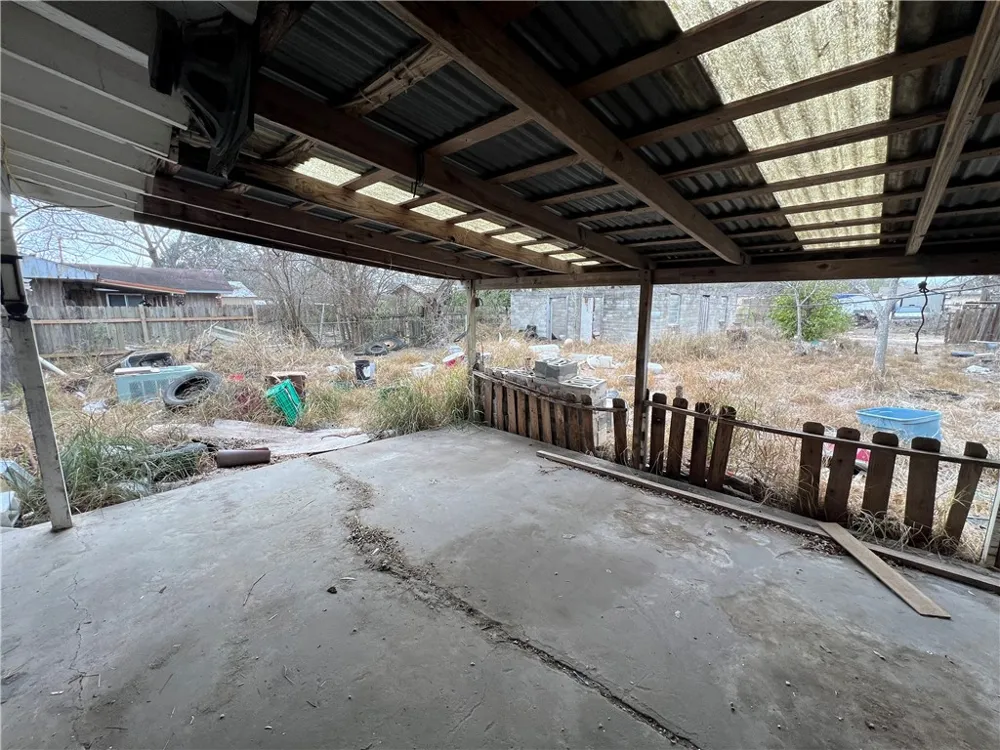 909 Highland Avenue Alice, TX 78332