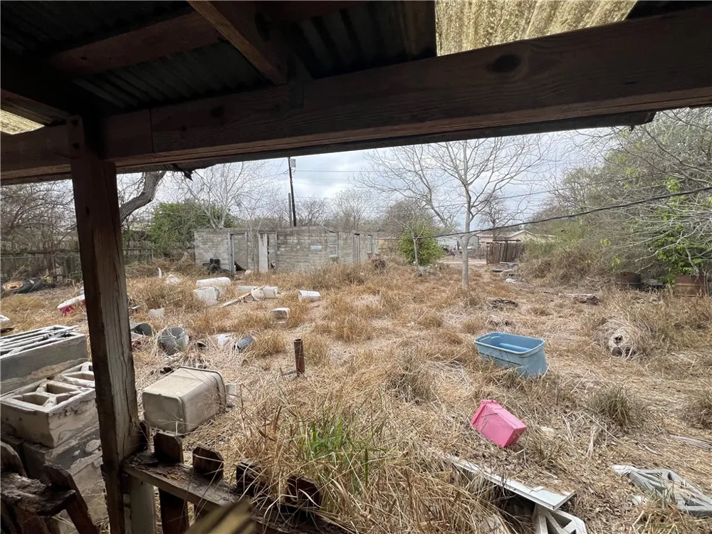 909 Highland Avenue Alice, TX 78332