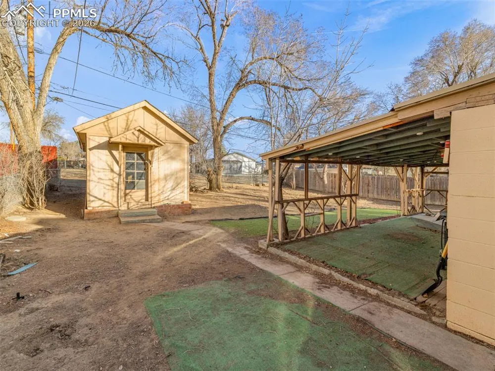 18 Dundee Lane Pueblo, CO 81001