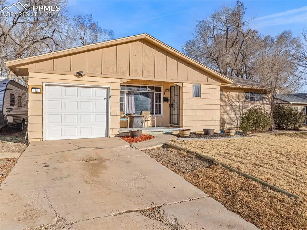 18 Dundee Lane Pueblo, CO 81001