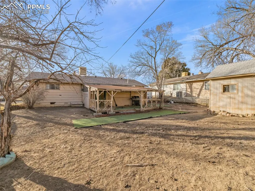 18 Dundee Lane Pueblo, CO 81001