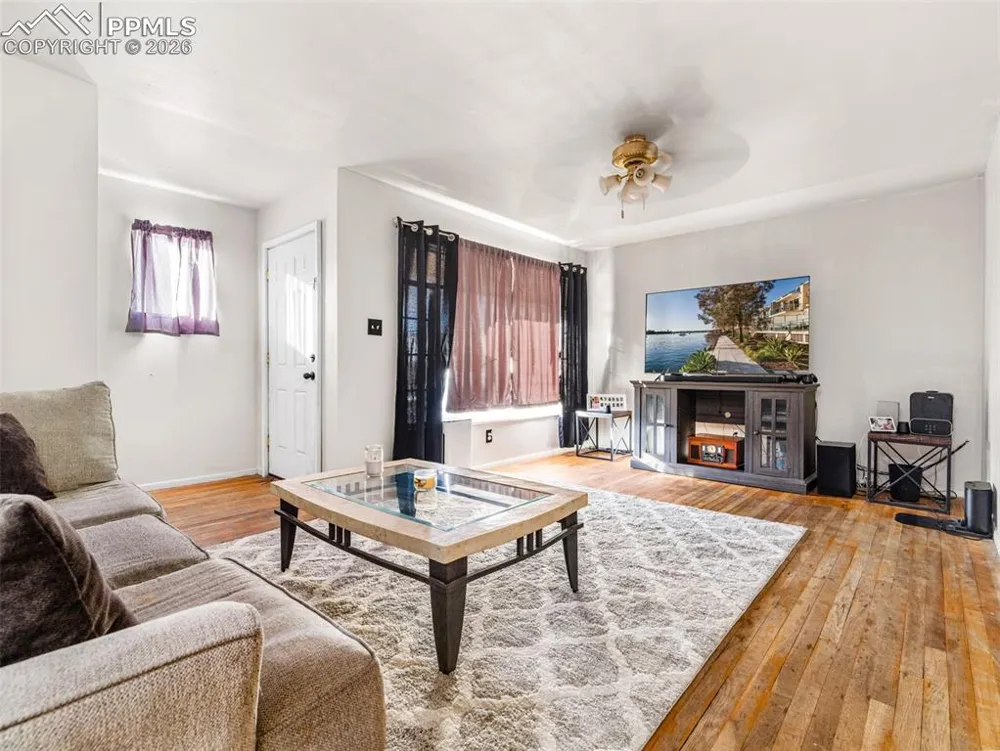 18 Dundee Lane Pueblo, CO 81001
