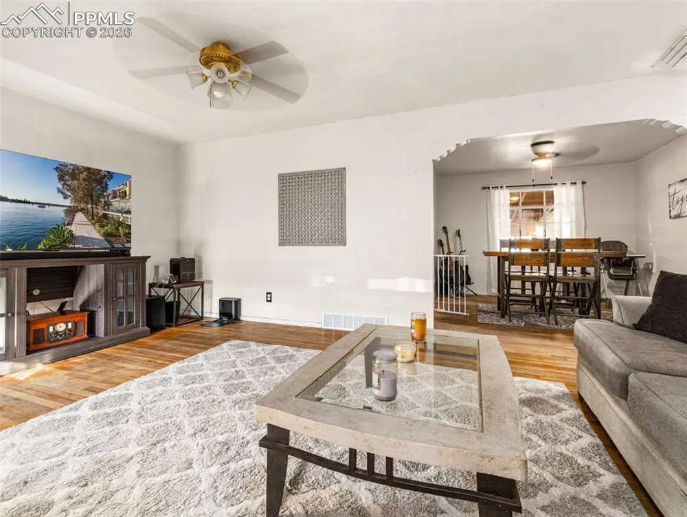 18 Dundee Lane Pueblo, CO 81001