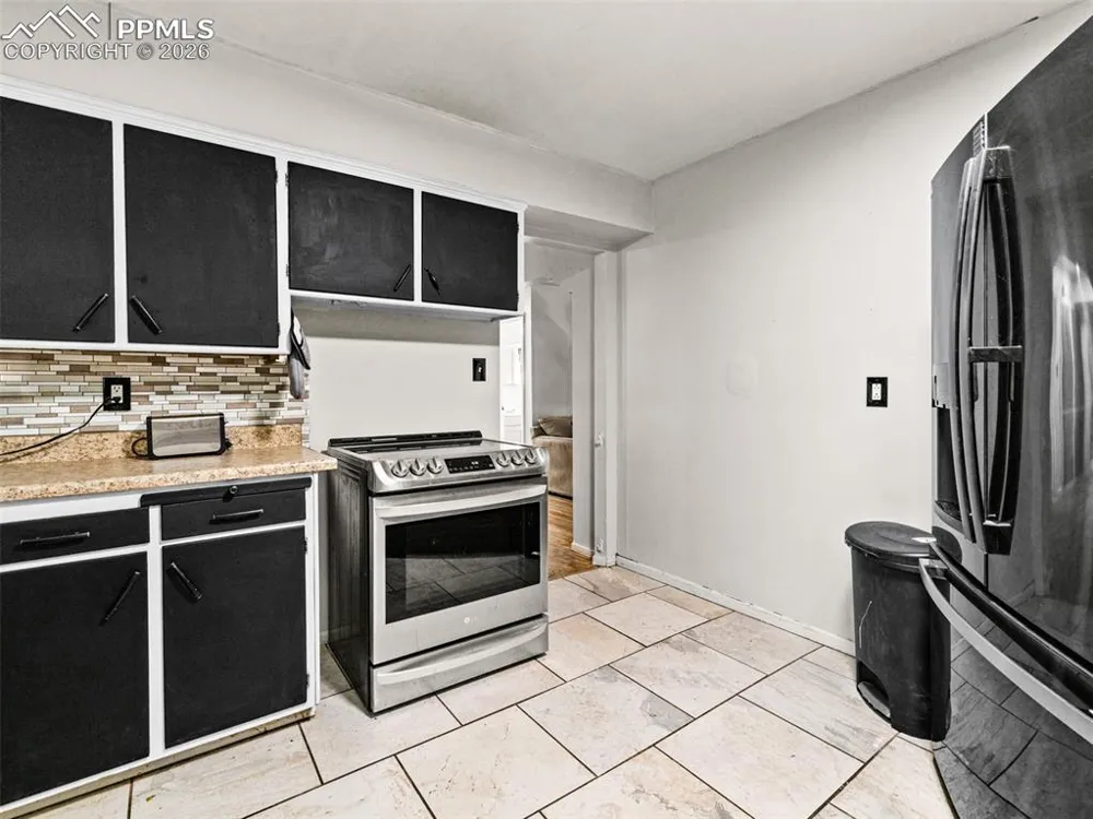 18 Dundee Lane Pueblo, CO 81001