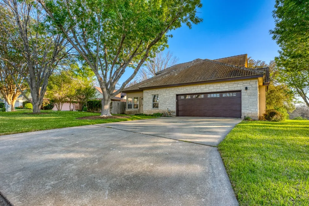 269 Quail Street Meadowlakes, TX 78654