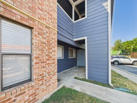 2500 Burleson Road #201
