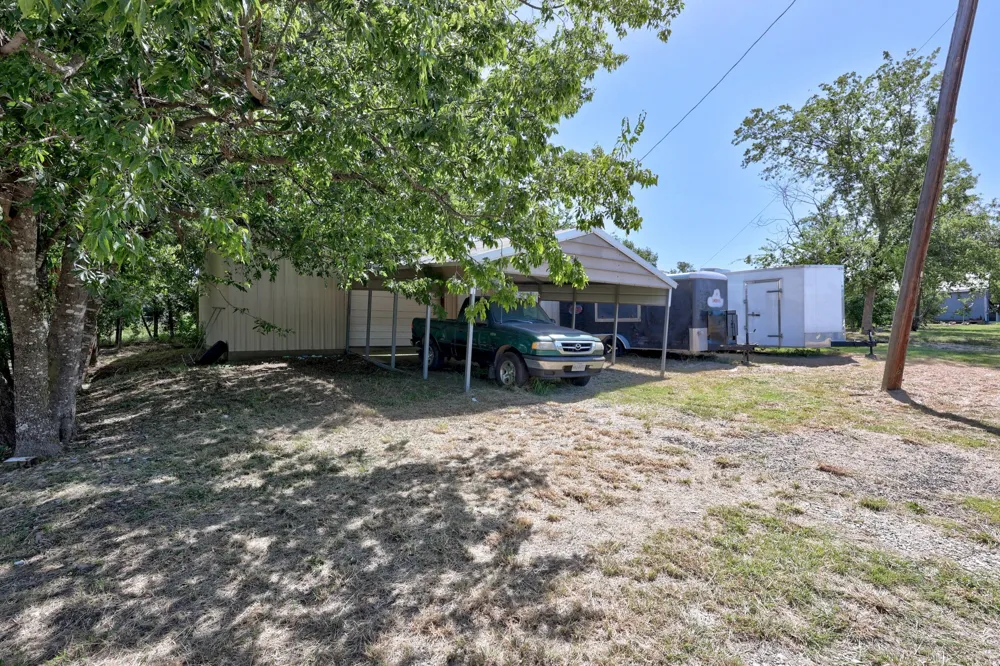 508 W Mesquite Avenue Rogers, TX 76569