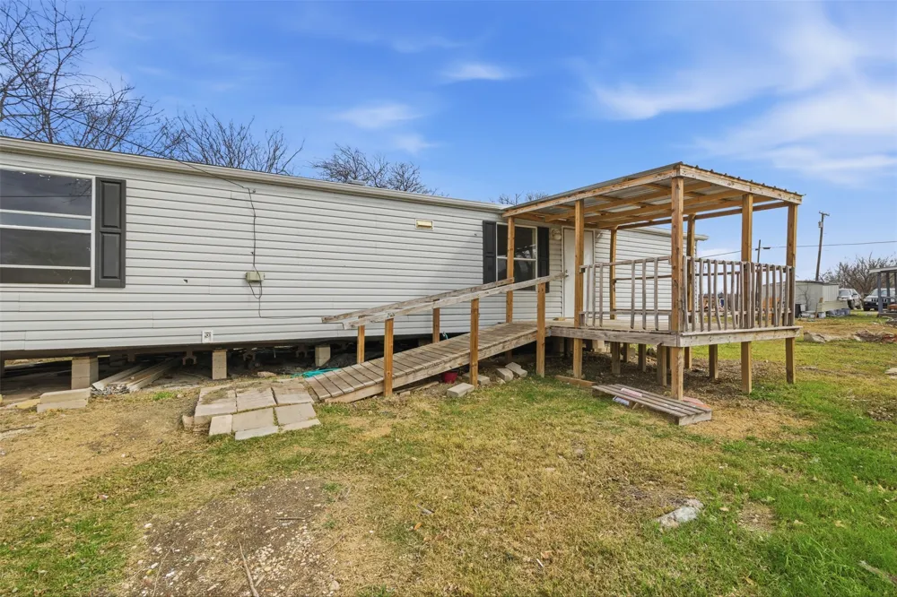 508 W Mesquite Avenue Rogers, TX 76569